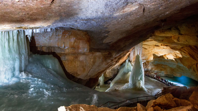 Dachstein-jaskyňa-Eishöhle-Mammuthöhle-Koppenbrüllerhöhle